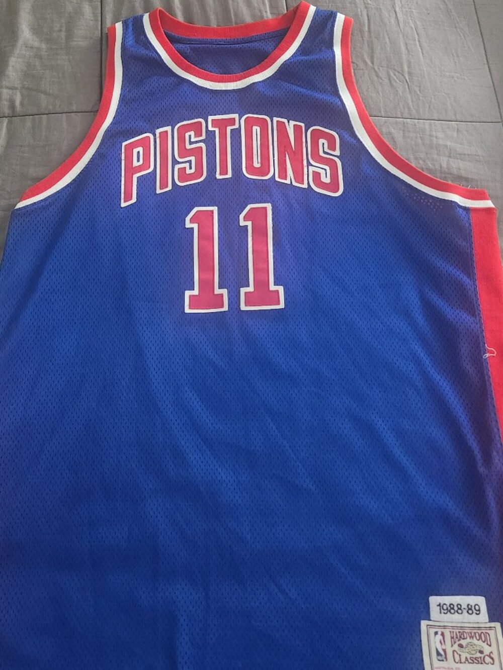 Mitchell & Ness Detroit Pistons Isiah Thomas #11 Jersey (1988-89)